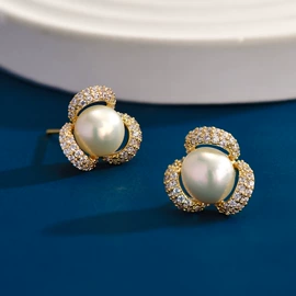 胸针;耳钉;项链