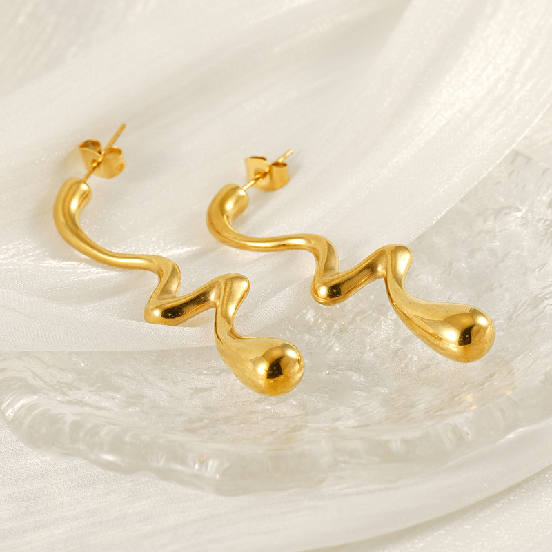 Pendientes geométricos con sentido de la tendencia de diseño de celebridades europeas y americanas Pendientes irregulares retro de temperamento de nicho femenino