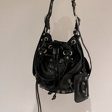 2025�¿��ް�ţƤ���KˮͰ������һ�TᔙC܇���r�г����μ�б���