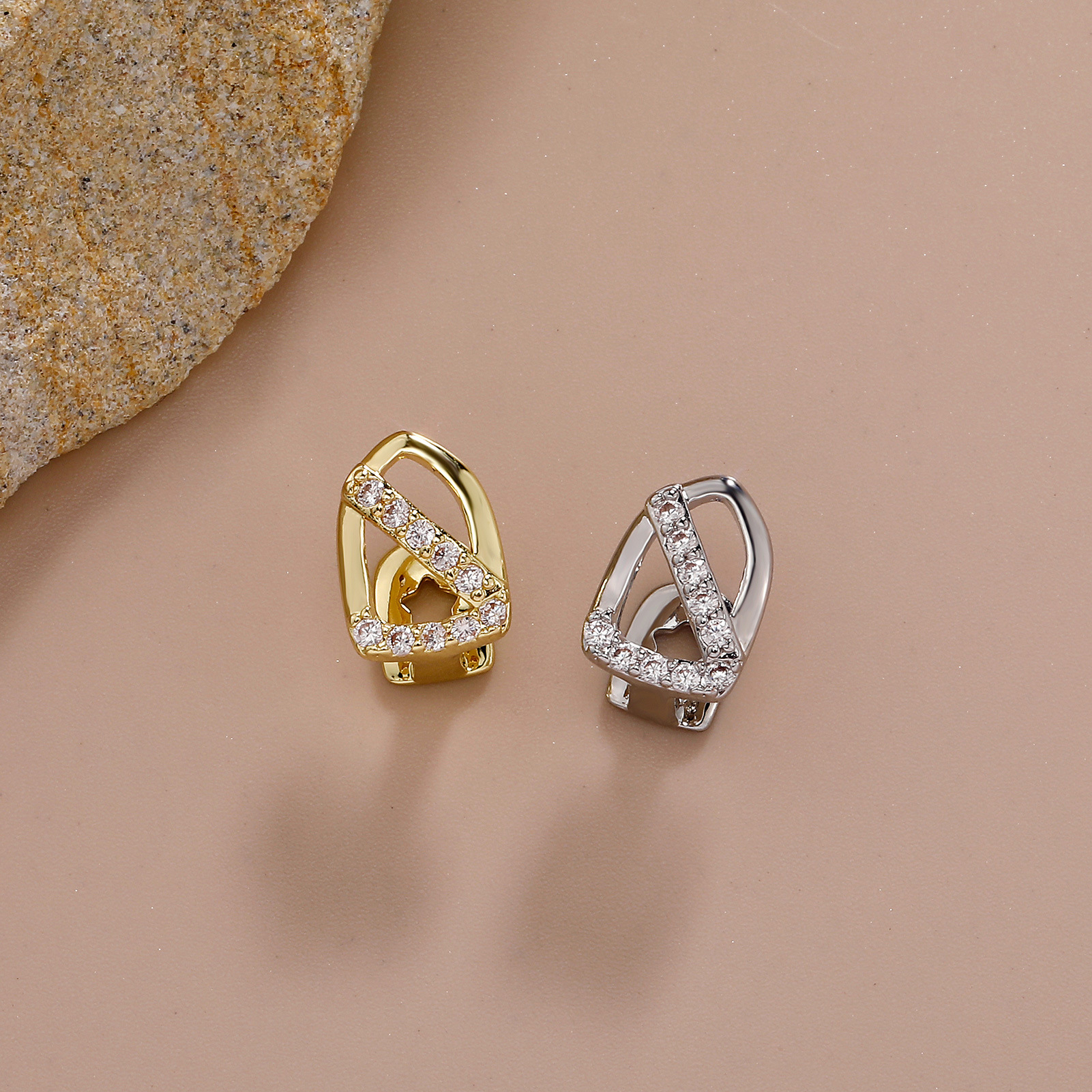 new Cross-strap Full-diamond Single Tooth Brace A Light Luxury Style Dental Accessory That Is Trendy, Cool, And_voghion.com