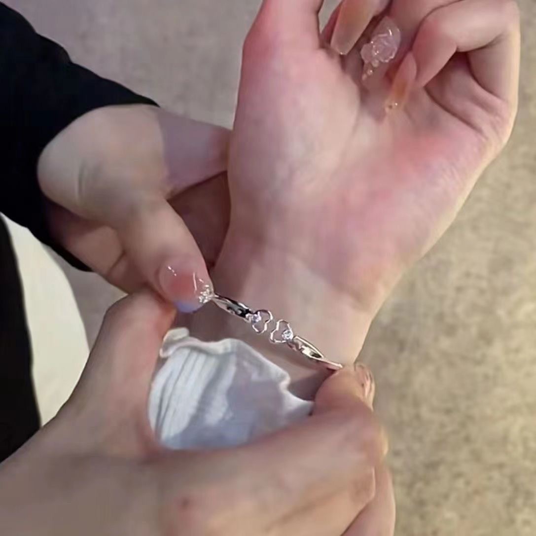 D8A42912BD87C674886E8D349BD30B