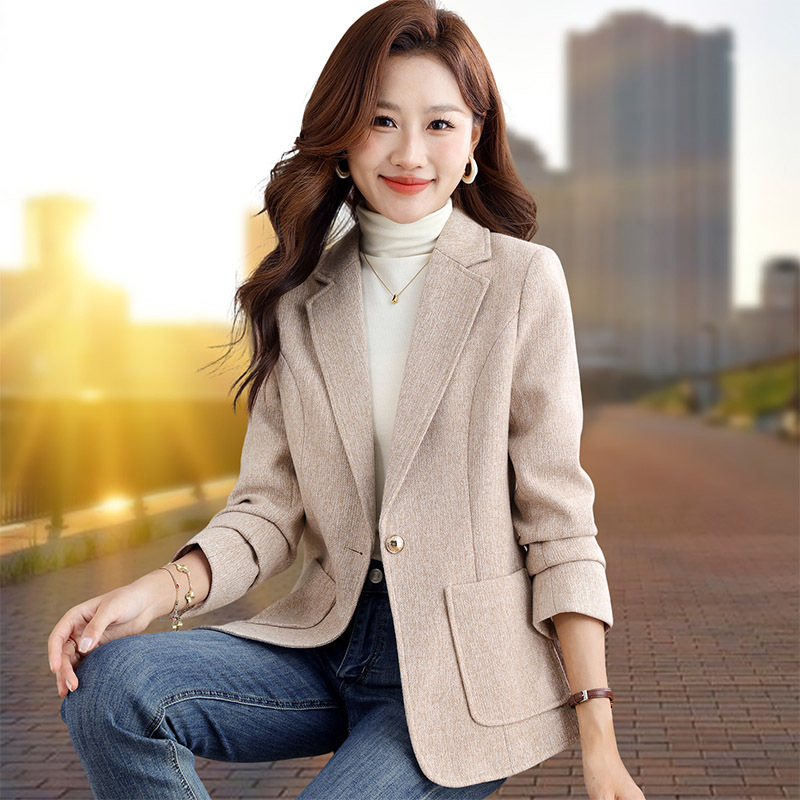 时尚休闲西装外套女2025年秋季新款小个子西服小香风妈妈中款上衣