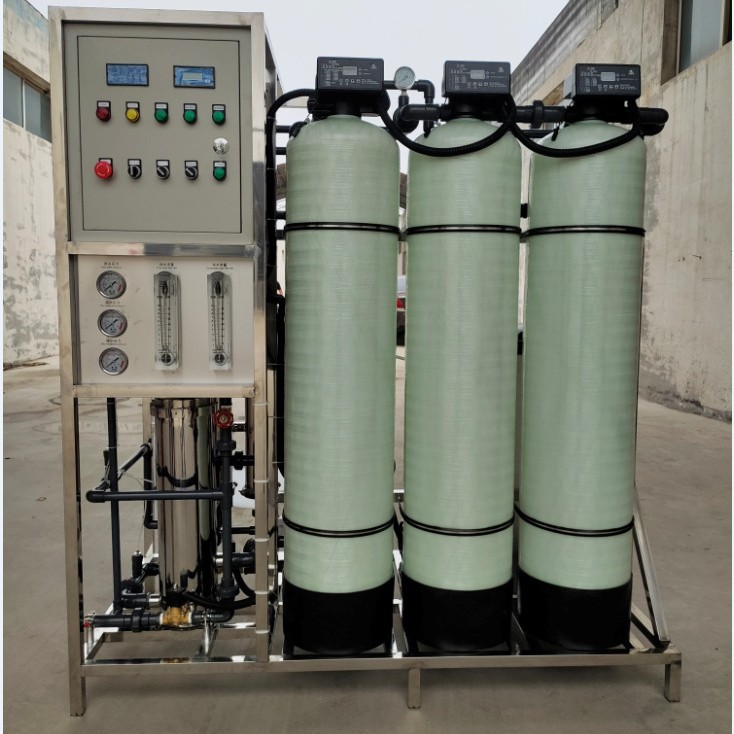 Venta al por mayor 0.25T-10T equipo automático de ósmosis inversa sistema de dosificación máquina de agua pura equipo de agua potable directa RO