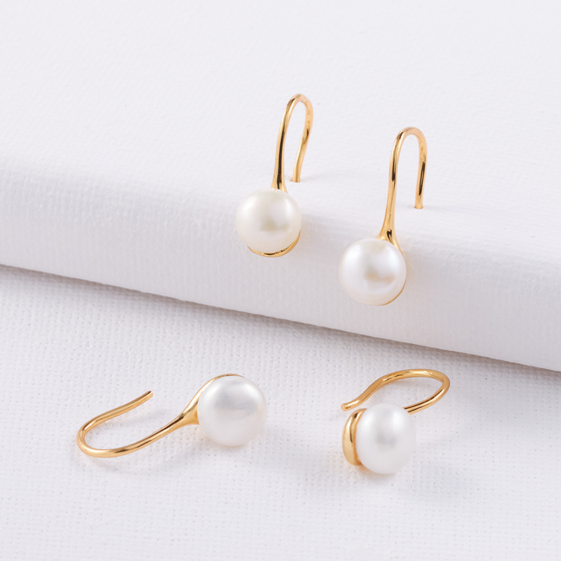 organic quality classic earrings from pearl