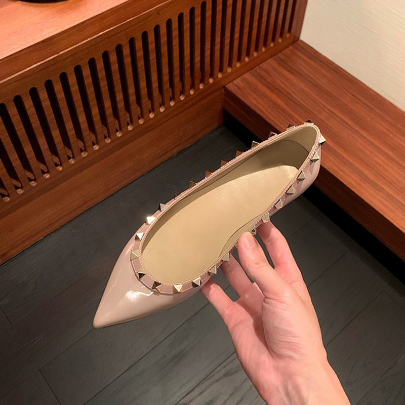 French-Style Elegant Pointed-Toe Valentino Studded Flat Shoes for Women, Shallow Mouth, Height-Increasing, Versatile Single Shoes, Wedding Shoes, Party Shoes for Women