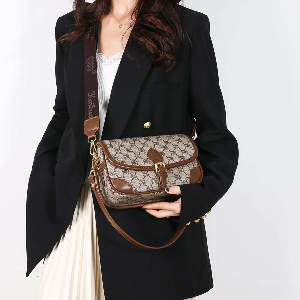 Nuevos productos lujosos bolsas de enfermería europeas y estadounidenses, bolsas de hombro de estilo coreano de color universal.