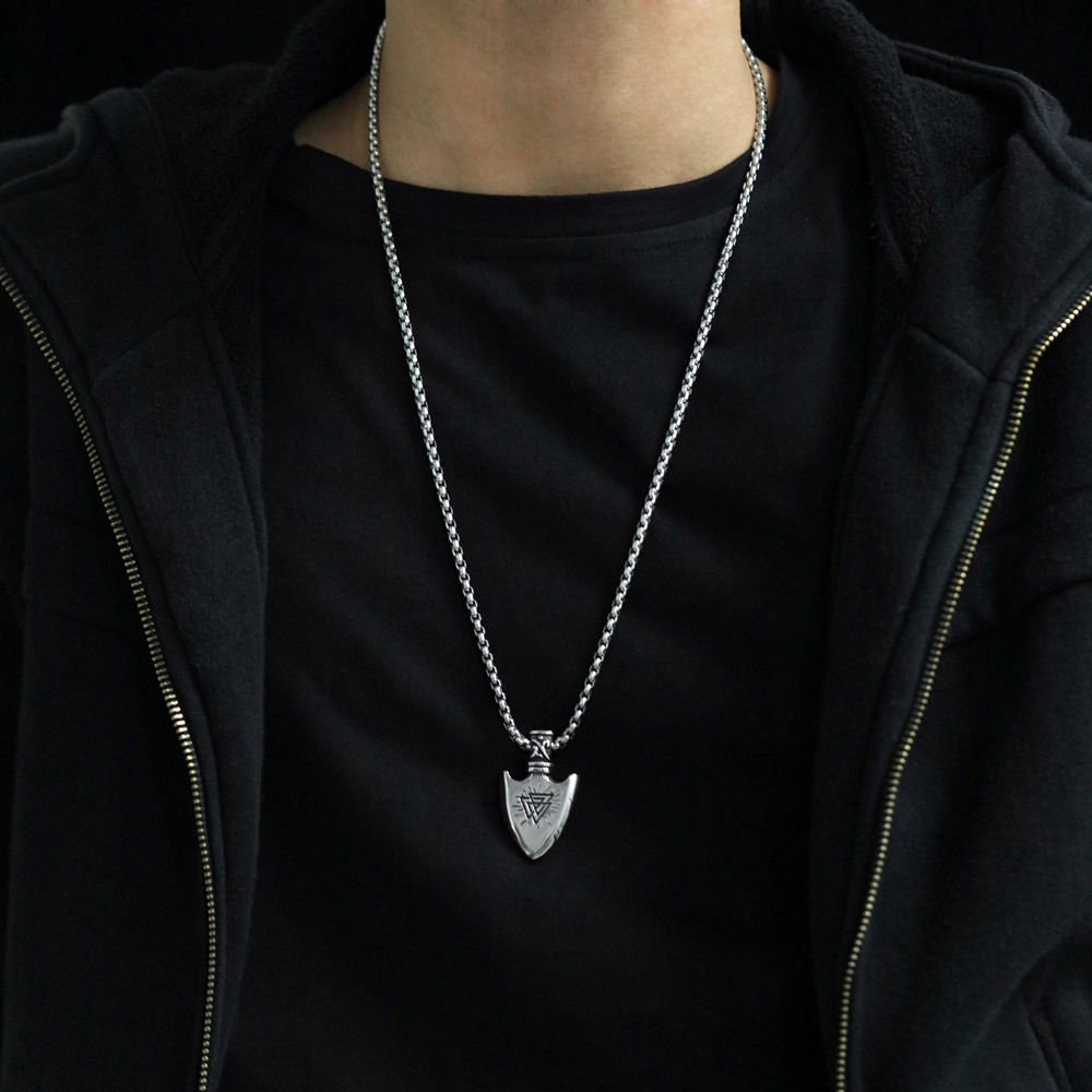 New personalized punk snowflake arrow self-defense necklace trendy men's stainless steel chain cross gift_voghion.com