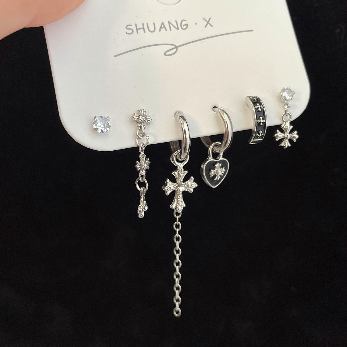 克罗心耳扣
