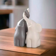 跨境新款 Elephant couple statue 创意树脂大象情侣雕像