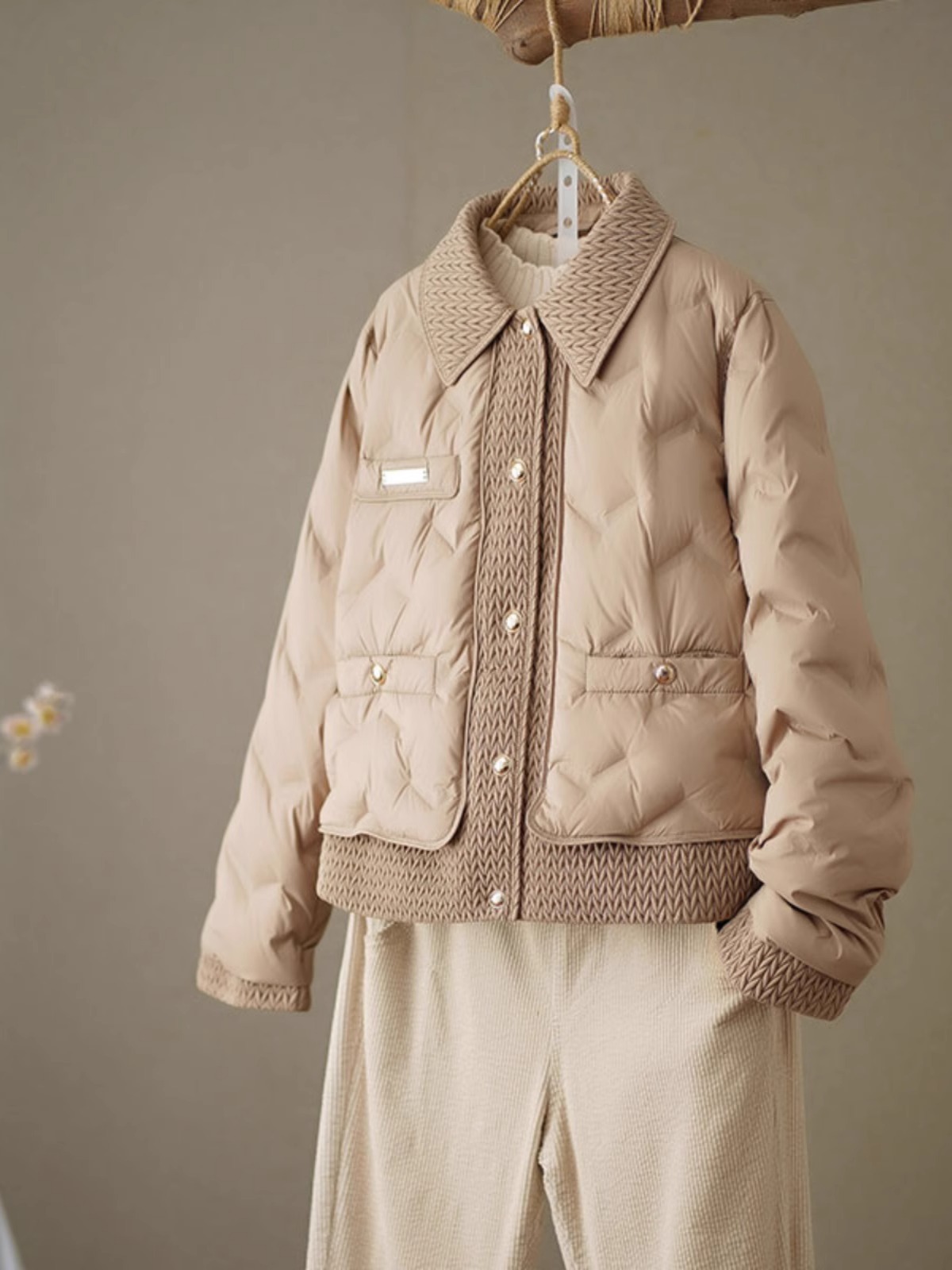 2024 새로운 슬리밍 라이트급 다운 코튼 패딩 재킷 따뜻한 샤넬 짧은 가을과 겨울 옷깃 코튼 패딩 재킷 여성