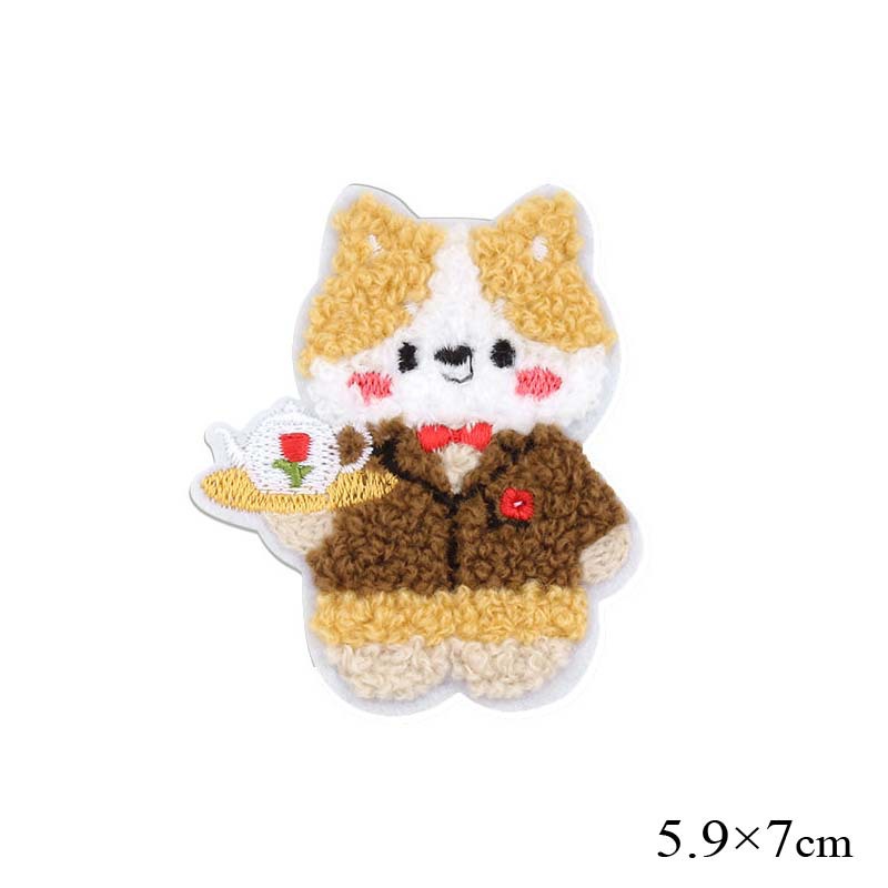 毛绒可爱礼服小狗图案毛巾绣花章标 烫胶布贴 刺绣装饰辅料厂生产