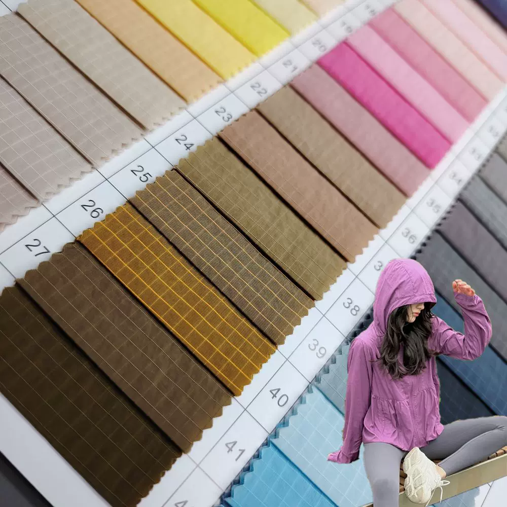 双色起皱尼龙爆爆三分格面料 防水潮牌金属感羽绒防晒衣包包面料