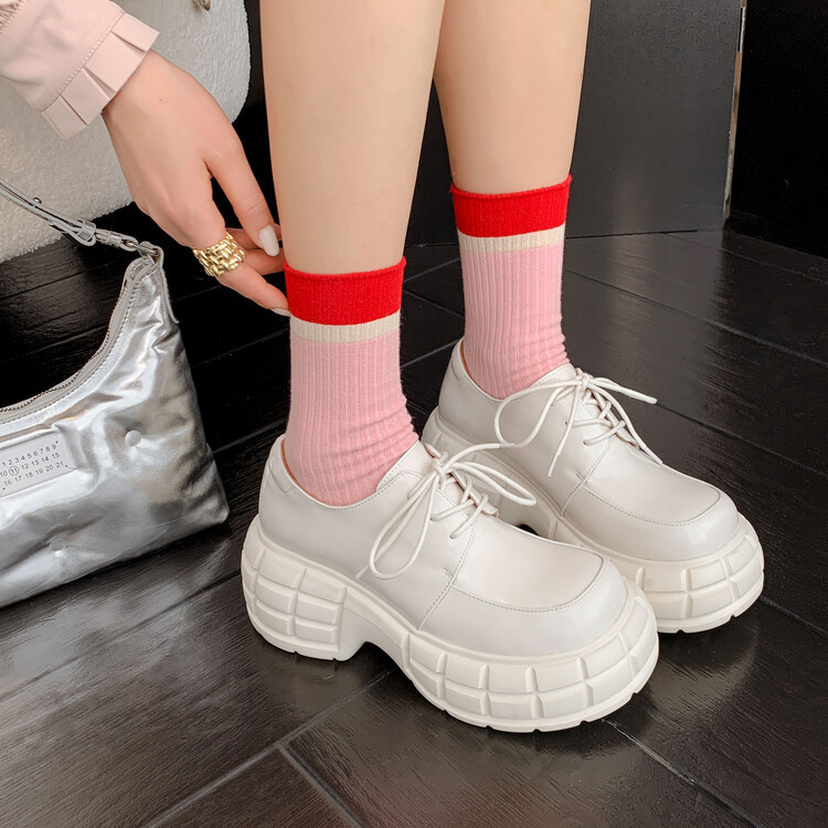 Giày lười nữ da bò phối dây buộc chéo đế xuồng platform phong cách Anh quốc — Màu Đen Hạt mở viền, Màu đen da bò mờ, Màu trắng chi tiết 143
