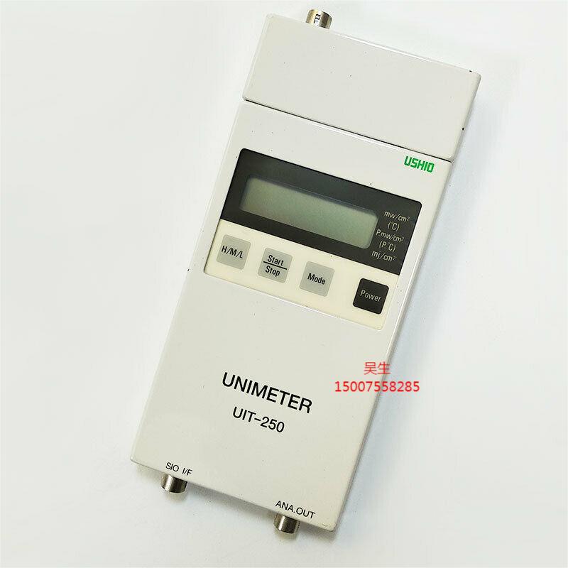 日本USHIO牛尾UIT-250紫外线数字能量计