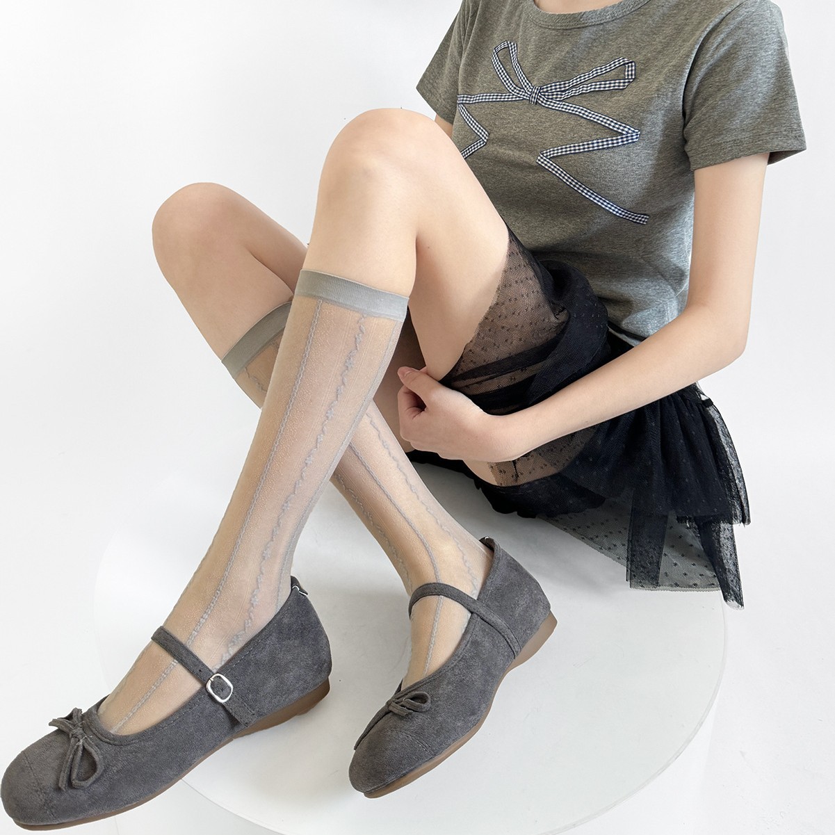 French-Style Pure Desire Vertical Pattern Jacquard Floral Stockings, Spring and Summer Thin Light Gray Niche High-End Lace Calf Socks