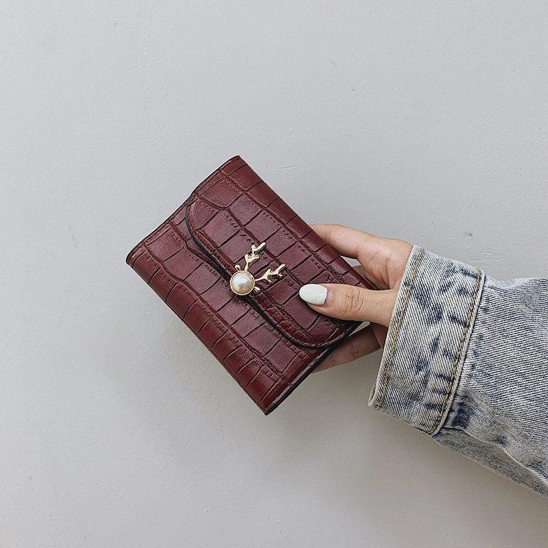 Wallet Women's Short 2022 New European and American Deer Head Fashion Folding Coin Purse Crocodile Pattern Instagram Style Wallet Card Bag Wallet Women's Short 2022 New European and American Deer Head Fashion Folding Coin Purse Crocodile Pattern Instagram Style Wallet Card Bag