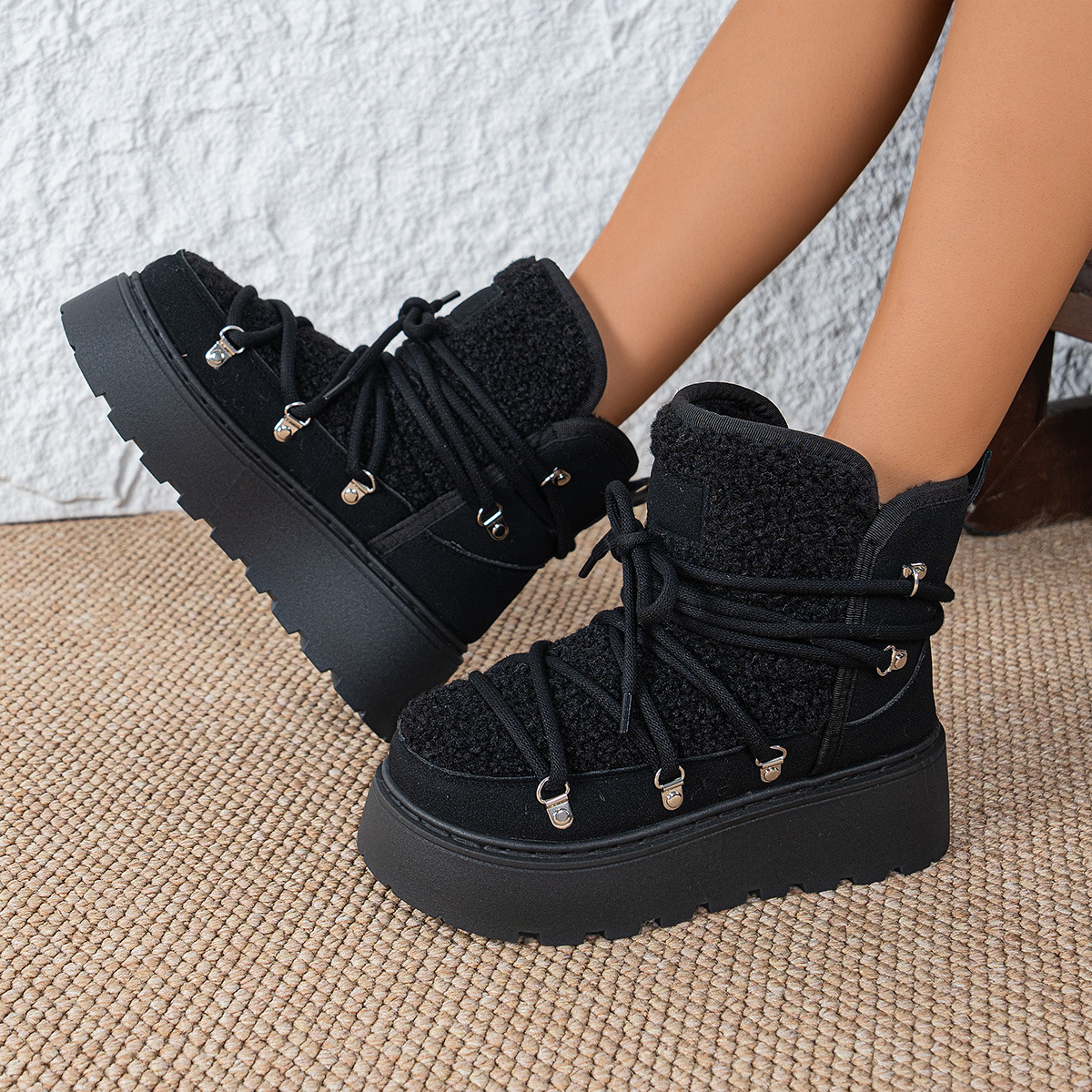 外贸大码欧美冬短筒绒面交叉绑带雪地靴女短毛绒金属休闲女靴棉鞋