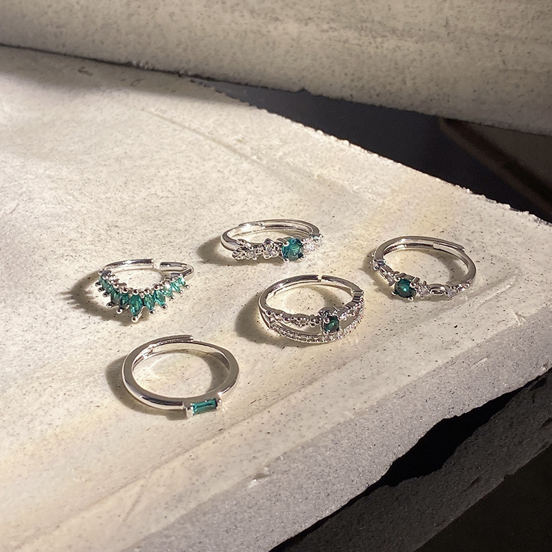 潮流輕奢仿祖母綠鋯石貴氣戒指女百搭氣質鏤空小眾氣質指環配飾