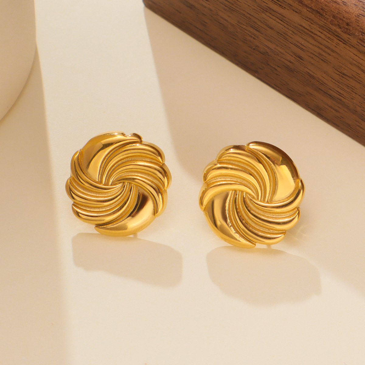 Casual Occasion 1 Piece Simple Style Geometric Plating Titanium Steel Ear Studs