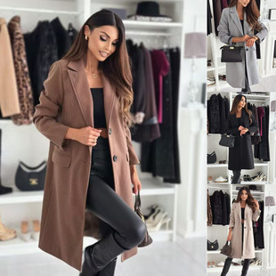 �羳���Q�W��Ů�b����վ���R�d2025�ﶬ���s�L�伃ɫ�ſ�ë������
