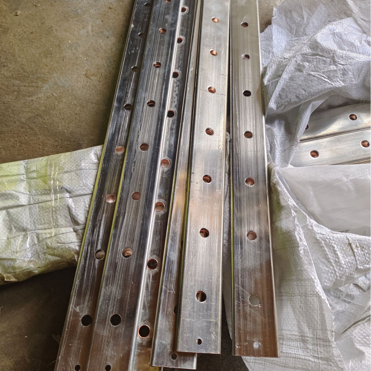 Fábrica de barra de bus de cobre rectangular al por mayor TMY100 * 10 barra de cobre perforada 40 * 4 / 60 * 80T2 barra de cobre estañado