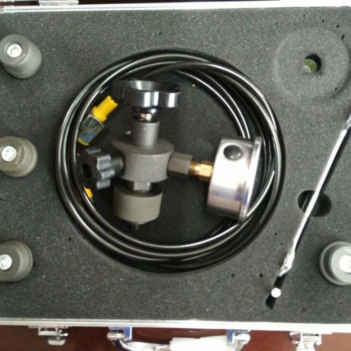 FPU系列箱式充气（氮）工具