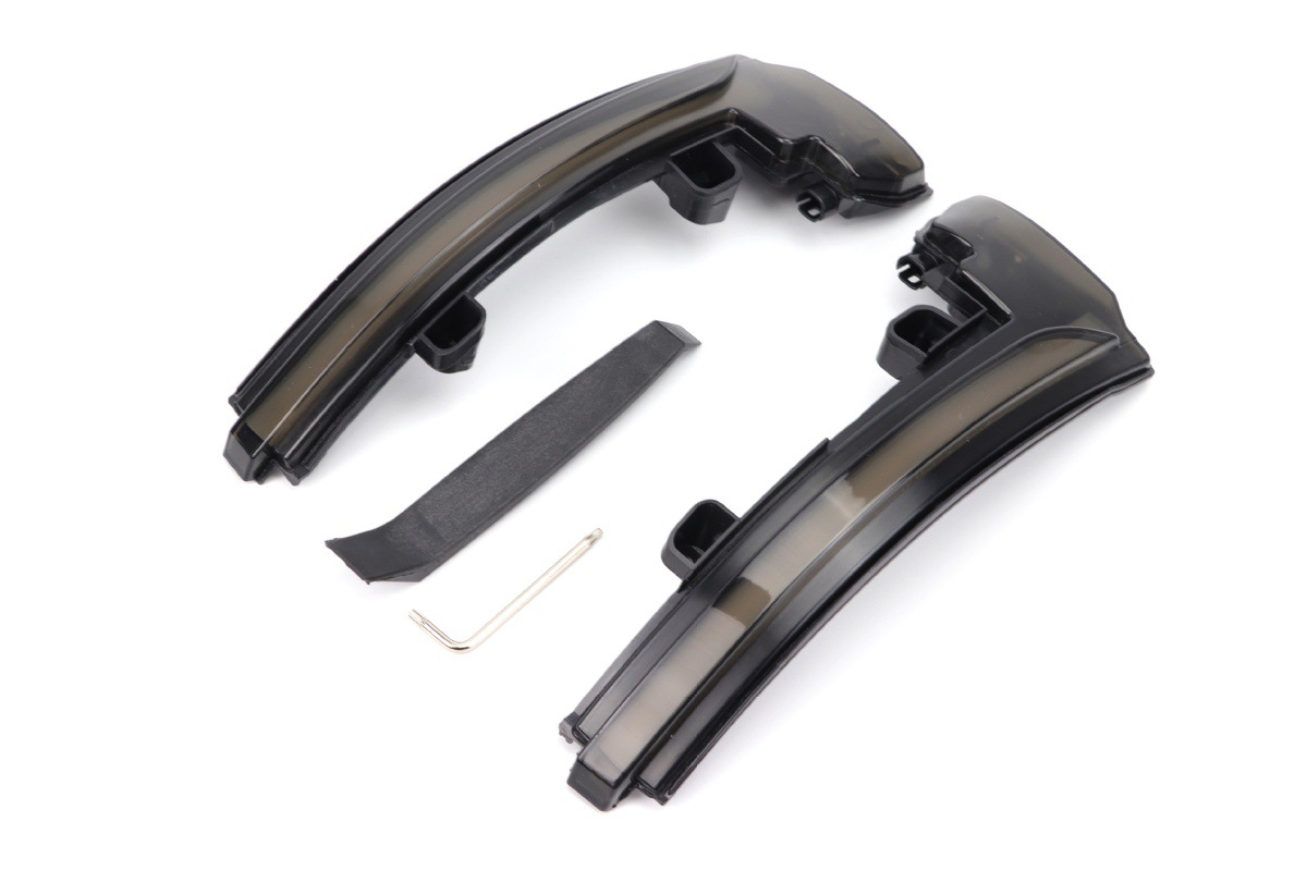 Suitable for Land Rover Range Rover Evoque Lr4 Dynamic Led Reversing Yellow Light Flowing Water Rearview Mirror Turn Signal Indicator