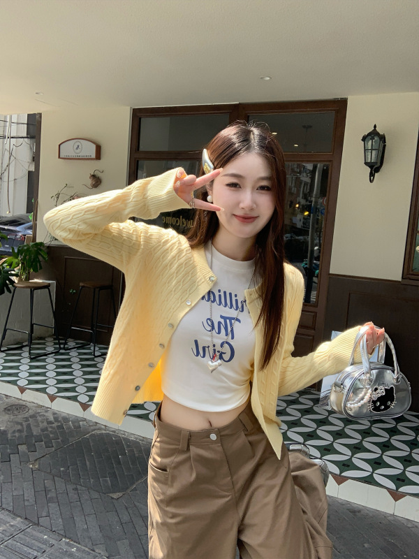 红色针织开衫女初秋氛围感穿搭麻花复古毛衣春秋外套上衣|undefined