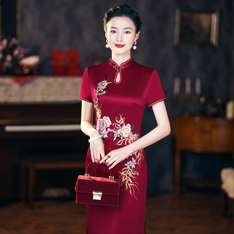 Factory wholesale young happy mother-in-law wedding banquet dress summer acetate satin embroidery wedding mom cheongsam Noble 6105 Factory wholesale young happy mother-in-law wedding banquet dress summer acetate satin embroidery wedding mom cheongsam Noble 6105