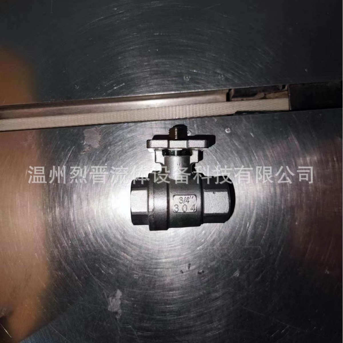 不锈钢V型球二片式高平台内螺纹球阀Q11F丝扣高平台V型45度球阀