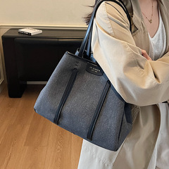 休闲通勤大容量牛仔布包包2025秋冬新款女士单肩包外出上班托特包