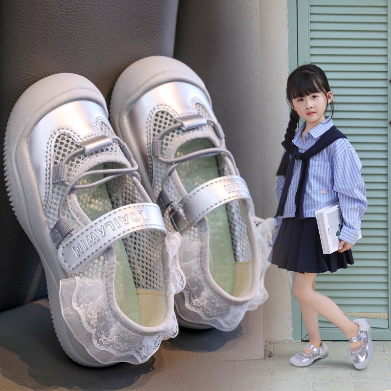 Sandalias para niñas 2025 verano nuevo estilo Mary Jane zapatos de red individuales transpirables para niños zapatos deportivos para niñas zapatos de princesa de estilo occidental image 3