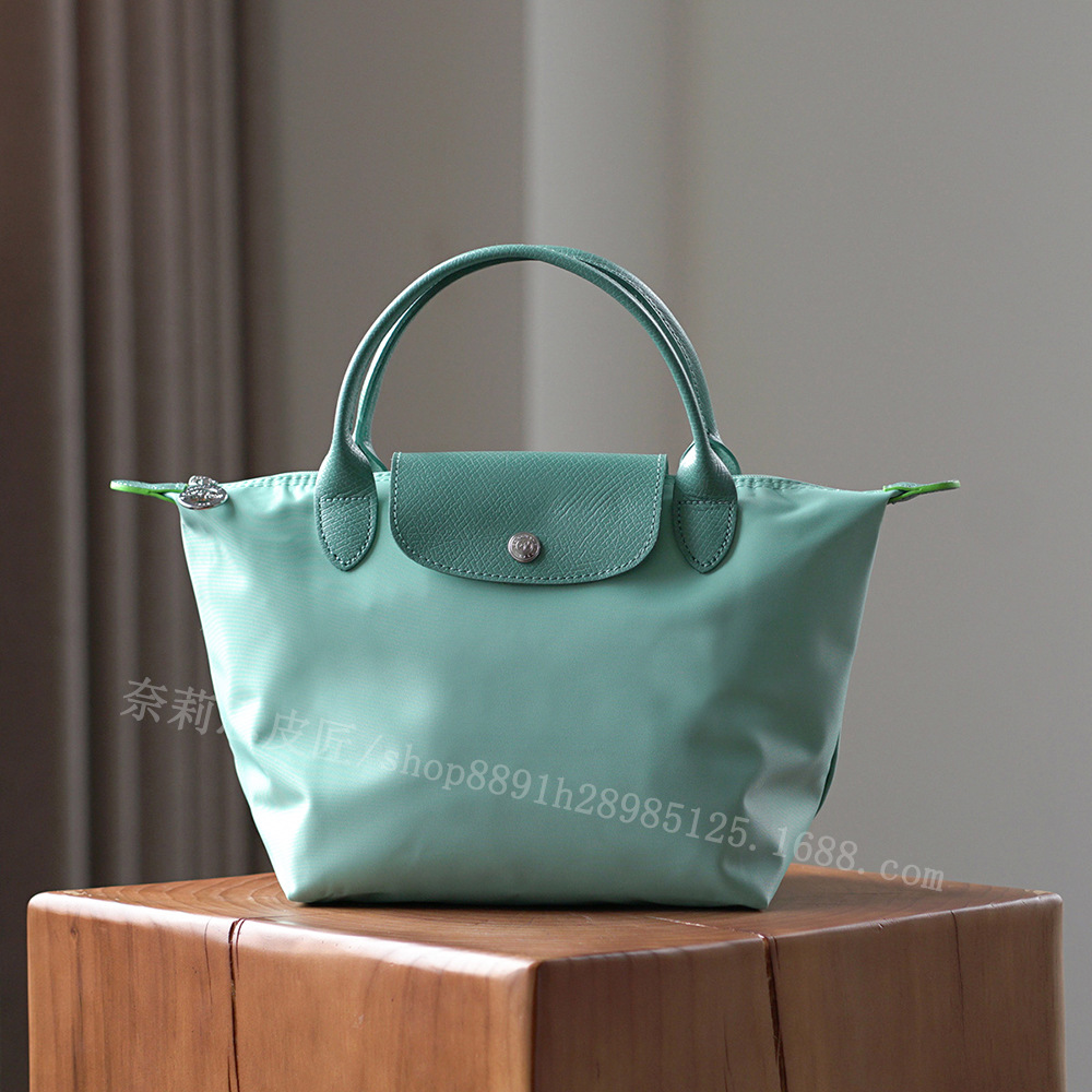 Small environmentally friendly coral blue