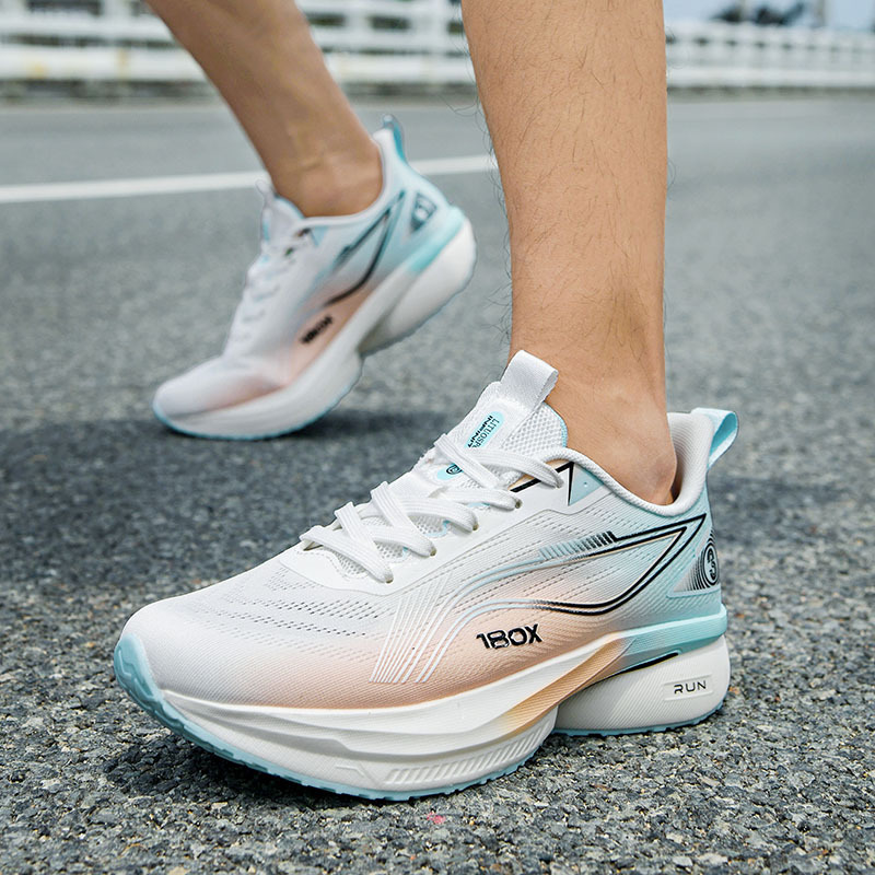 2025 nuevas zapatillas de running de carreras de rebote con absorción de impactos para hombres y mujeres de todo fósforo ultraligero de suela gruesa antideslizante para parejas zapatillas transpirables