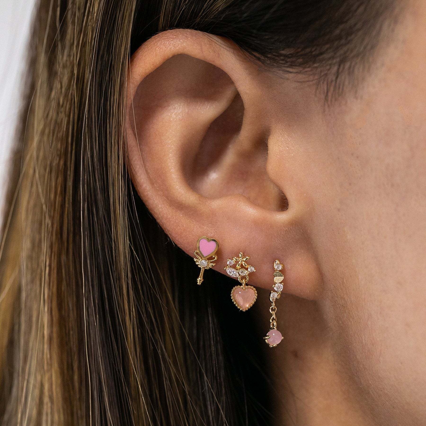 Pink Oil Drop Heart Stud Earrings 18k Gold Non-fading Earring Heart-shaped Ear Stud display picture 4