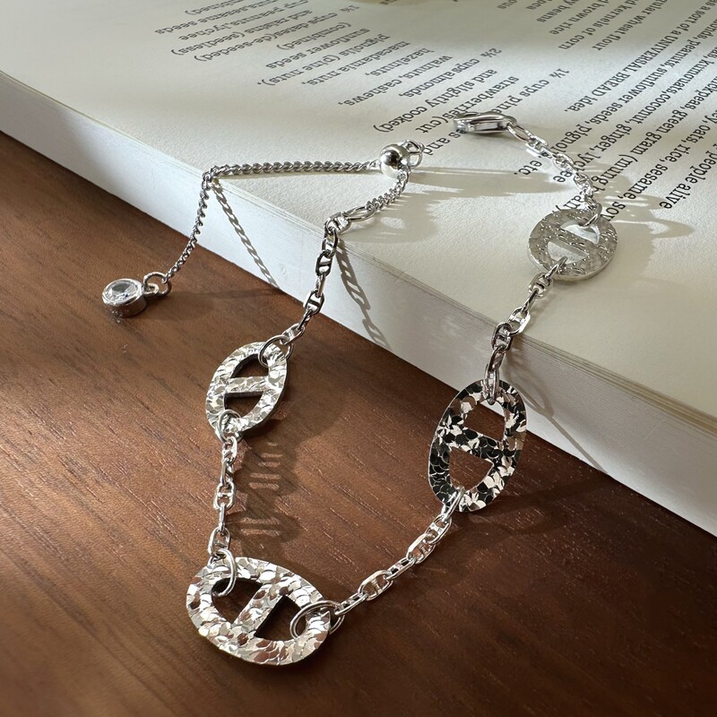 S925 pure silver ice-crystal pig nose bracelet, fashionable new design, simple and high-end, light luxury, adjustable chain, versatile accessory