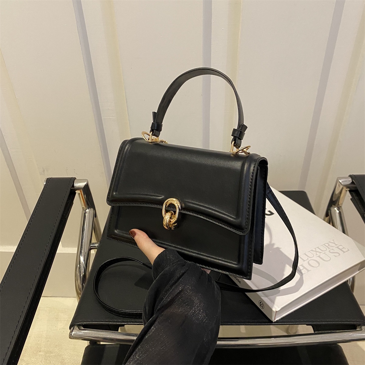 Pequeño bolso público para mujeres otoño / invierno 2021 nuevo estilo macarón bolso de mano de moda de textura de tendencia versátil bolso de tramo inclinado