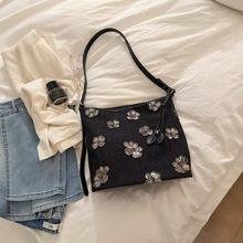 南风Chio2nd新款黑色牛仔单肩包女闪片花朵复古斜挎包时尚百搭通