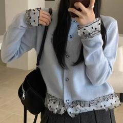韩系甜美2025秋冬新款设计蕾丝波点拼接宽松系扣针织开衫上衣女