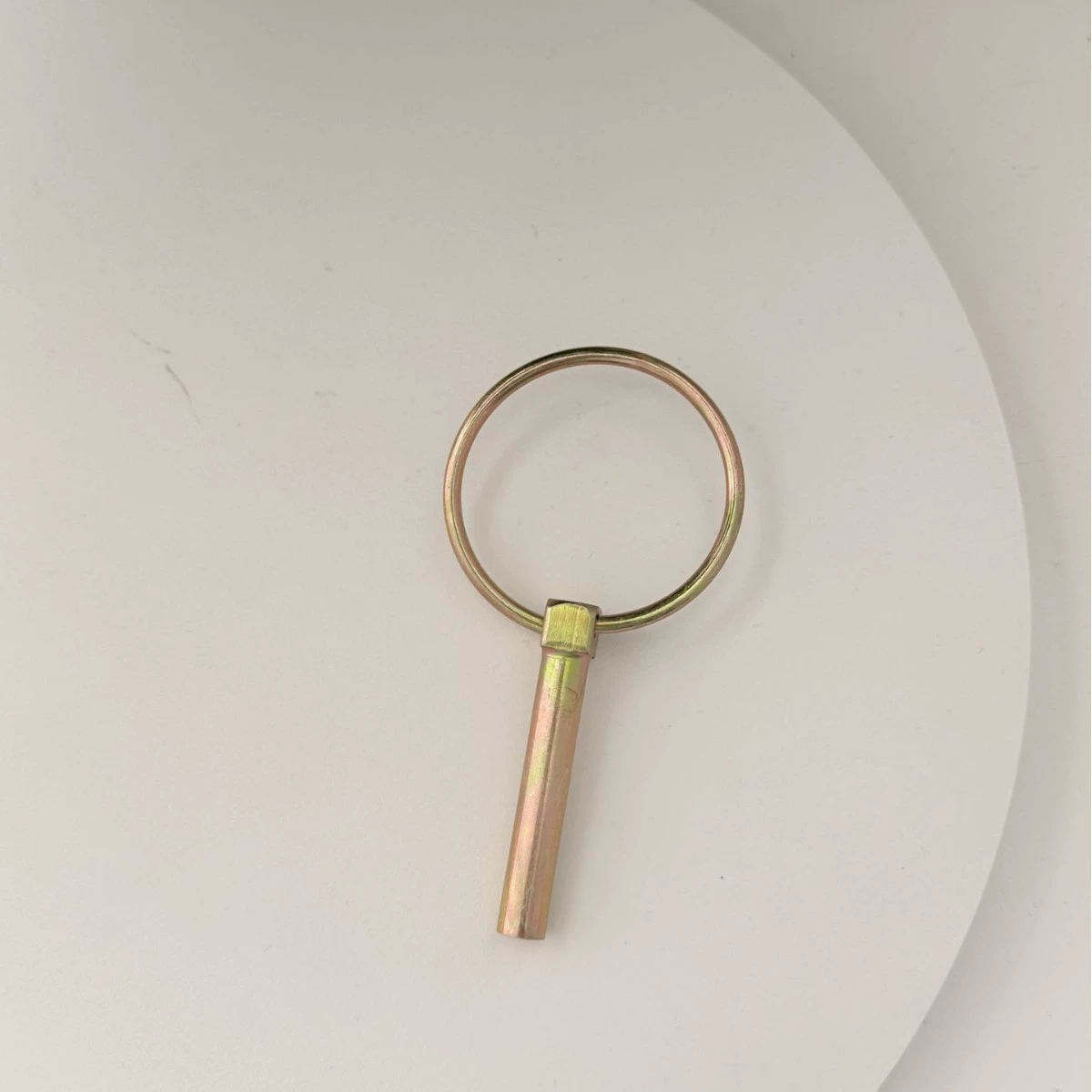 Полный ассортимент штифтов типа О, круглых стопорных штифтов, тяговых штифтов сельскохозяйственной техники, штифтов с предохранительным кольцом, позиционирующих штифтов, круглых кольцевых штифтов.