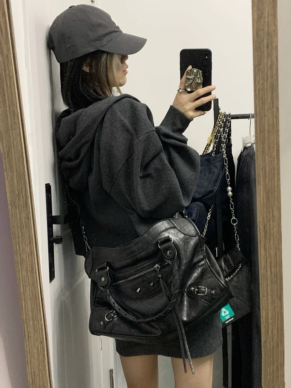 25新款B家Le city女包机车包酷飒辣妹复古铆钉包油蜡皮手提斜挎包|undefined