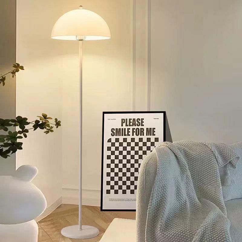 Red de celebridades de la mediana edad Bauhaus Mushroom Lámpara de pie Dormitorio Sala de estar Pantalla de lámpara transparente Paraguas creativo Lámpara de mesa decorativa retro