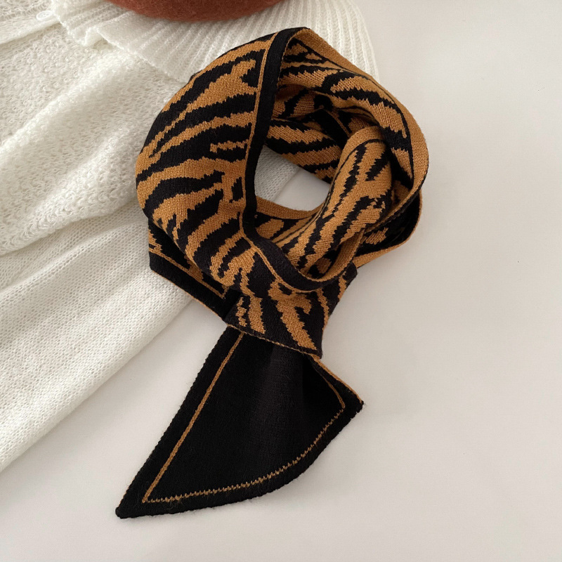 Nuevo tipo de bufandas cruzadas coreanas de otoño y invierno de ajedrez de punto de cuadros perezosos perforación bufandas de cuello