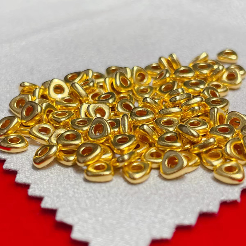 삼각형 스페이서 비즈 약 0.03g