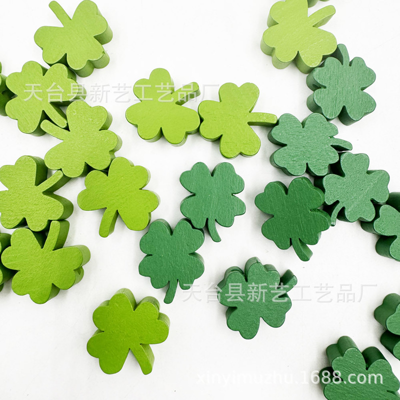 Wholesale Irish Festival Clover four-leaf clover 20mm wooden beads ornaments decorative colorful handmade jewelry accessories