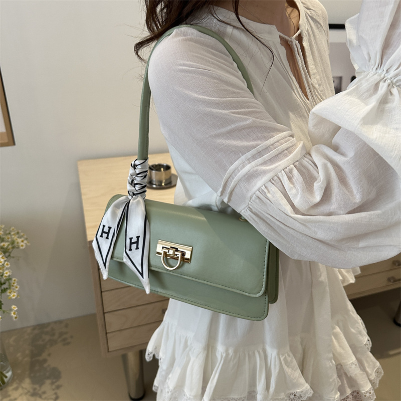 Alta sensación francesa nicho bufandas de seda extranjeras axila bolso de hombro 2021 nueva moda de este año bolso de textura popular