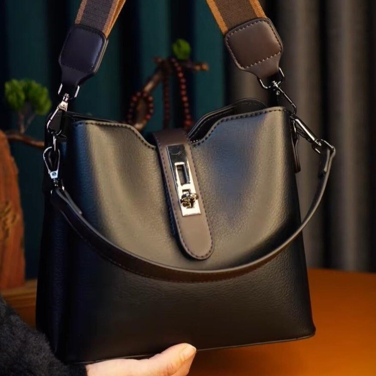 2026 Autumn New Popular Live-Stream Item Simple Versatile Bucket Cross-Border Single-Shoulder Light Luxury High-End Handbag Women's Bag
