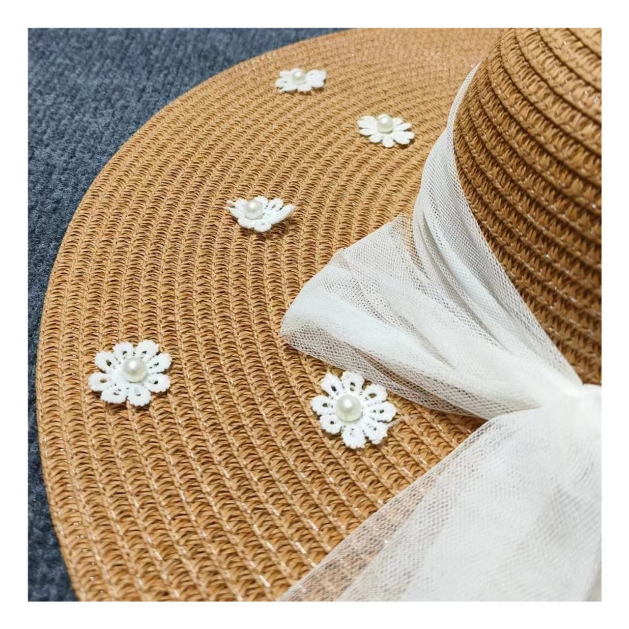 Women's Cute Sweet Simple Style Flower Embroidery Pearl Wide Eaves Straw Hat display picture 11