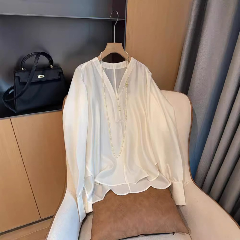 In-Stock with a Gentle and Elegant Zen Vibe! Comes with an Air of Elegance ~ Sheer and Ethereal Tencel Loose V-Neck Long-Sleeve Thin Shirt In-Stock with a Gentle and Elegant Zen Vibe! Comes with an Air of Elegance ~ Sheer and Ethereal Tencel Loose V-Neck Long-Sleeve Thin Shirt
