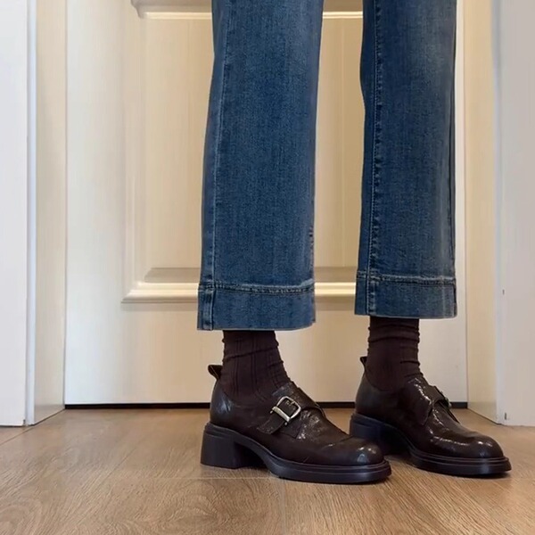 Retro belt made of sheepskin leather